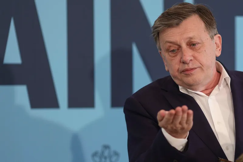 Nicușor Dan. George Simion, locul 3