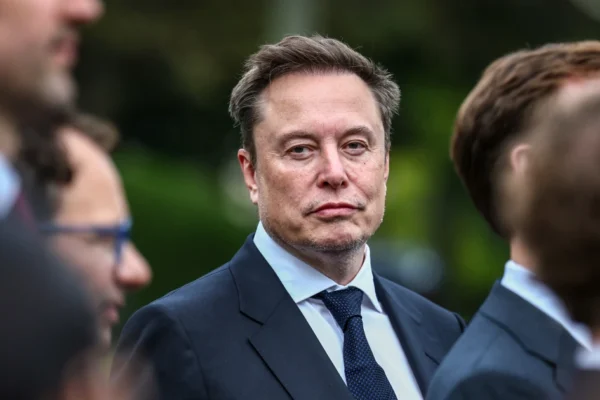 „E timpul ca Zelenski să plece”. Musk preia discursul lui Putin și cere, la unison cu Trump, demisia liderului de la Kiev