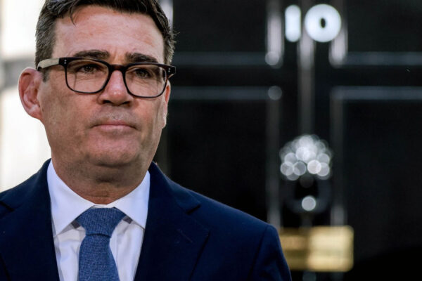 Andy Burnham cere o dezbatere despre revenirea britanicilor la libera circulație în UE