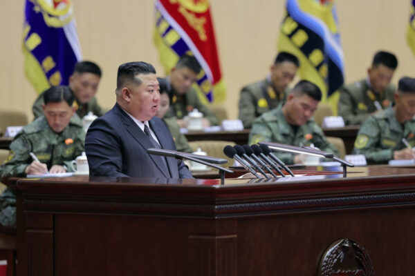 Kim Jong Un cere o armată de elită, cu disciplină strictă și militari „purificați ideologic”