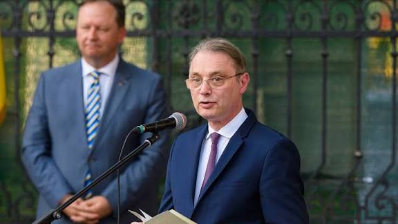 Programul de guvernare al Guvernului Luca Niculescu: pensii indexate, taxe schimbate și investiții de miliarde